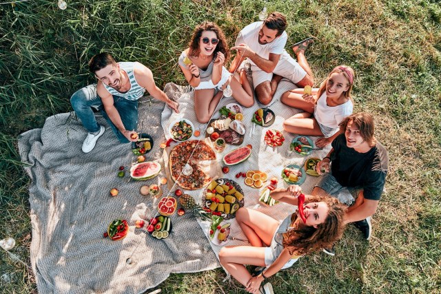 Picnicking Made Easy: Simple Hacks for Efficiently Packing Your Basket