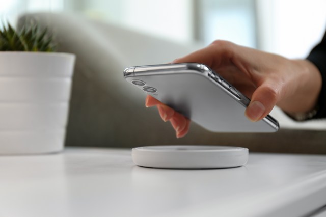 Maximize the Benefits: Tips for Efficiently Using a Wireless Charger