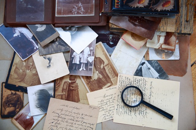 Choosing the Right Tools and Equipment for Digitizing Old Photographs